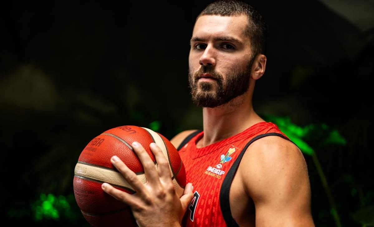 今晨洛杉矶快船备战德国杯；战术微调细节曝光；赛场秩序良好；数据趋势出现新变化的简单介绍