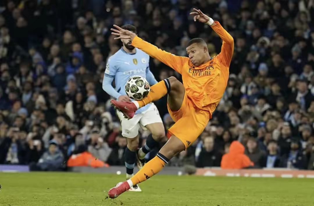 -哈兰德爆冷击败巴黎圣日耳曼，惊险取胜引爆全场！的简单介绍