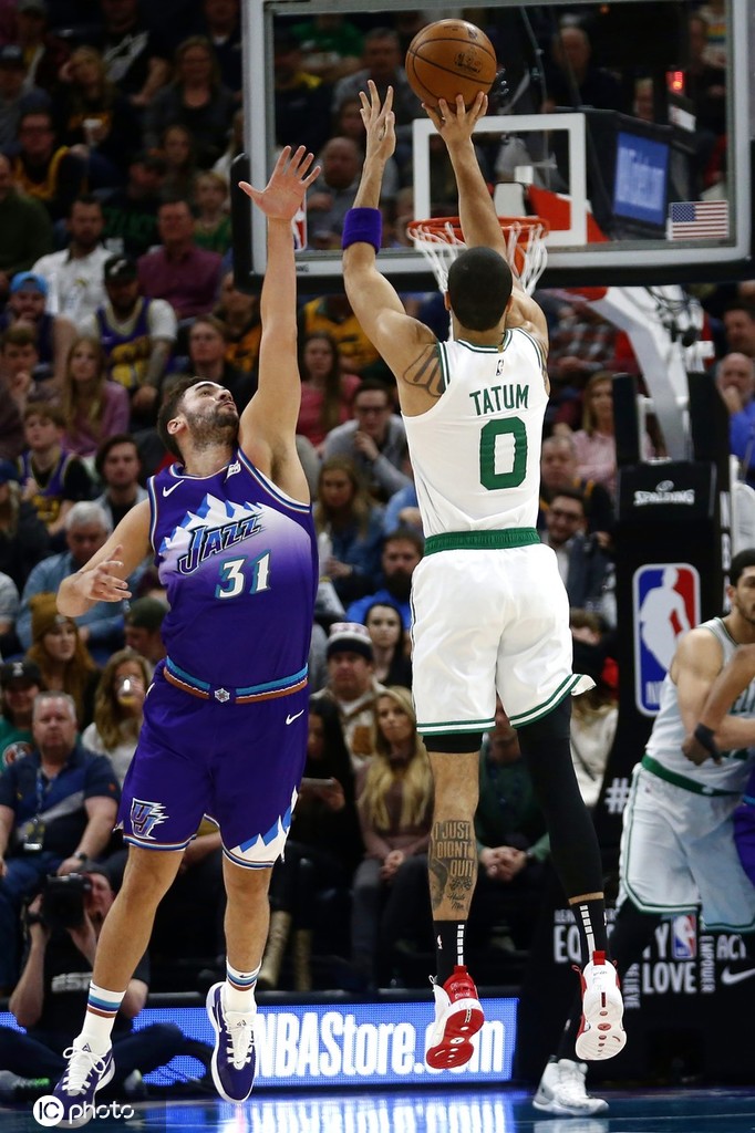 玩加竞技-塔图姆回归赛场，关键助攻首场状态亮眼，掘金观众沸腾！的简单介绍