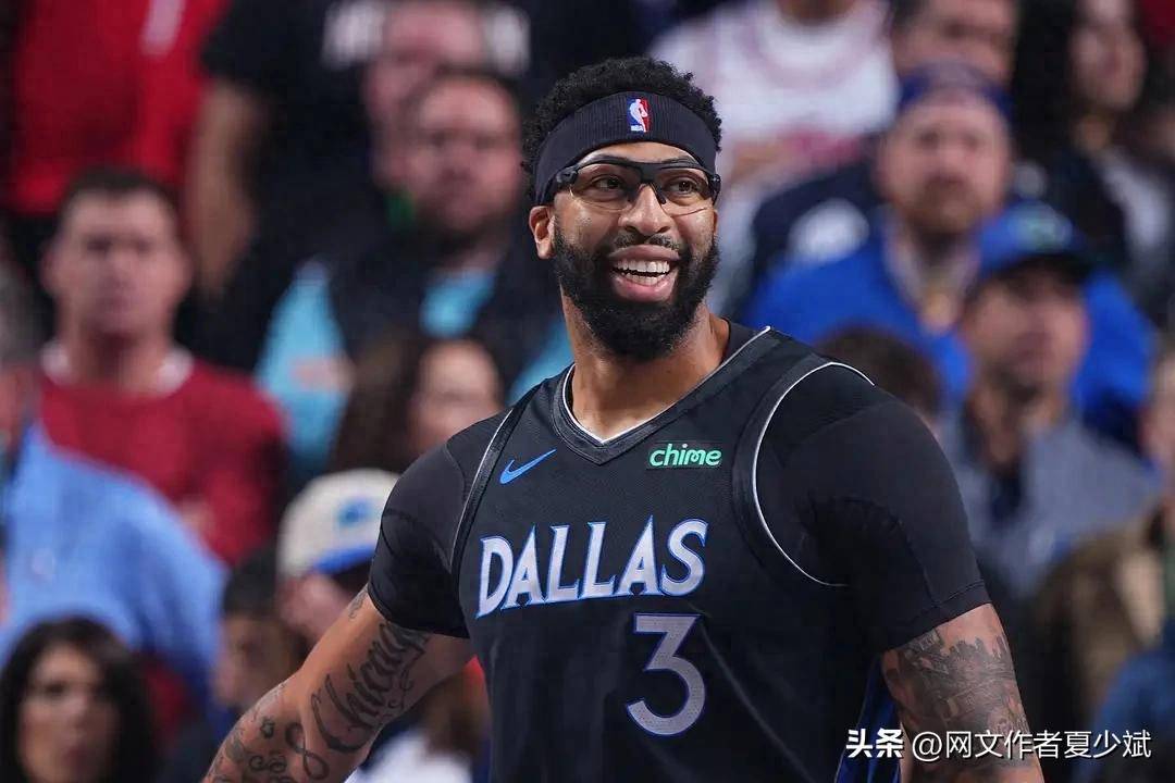 玩加竞技-浓眉哥在巴塞罗那比赛中势不可挡，出色防守引发热议！的简单介绍