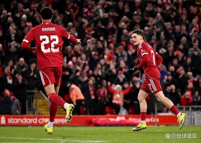 C罗爆冷击败巴黎圣日耳曼，出色防守引爆全场！的简单介绍